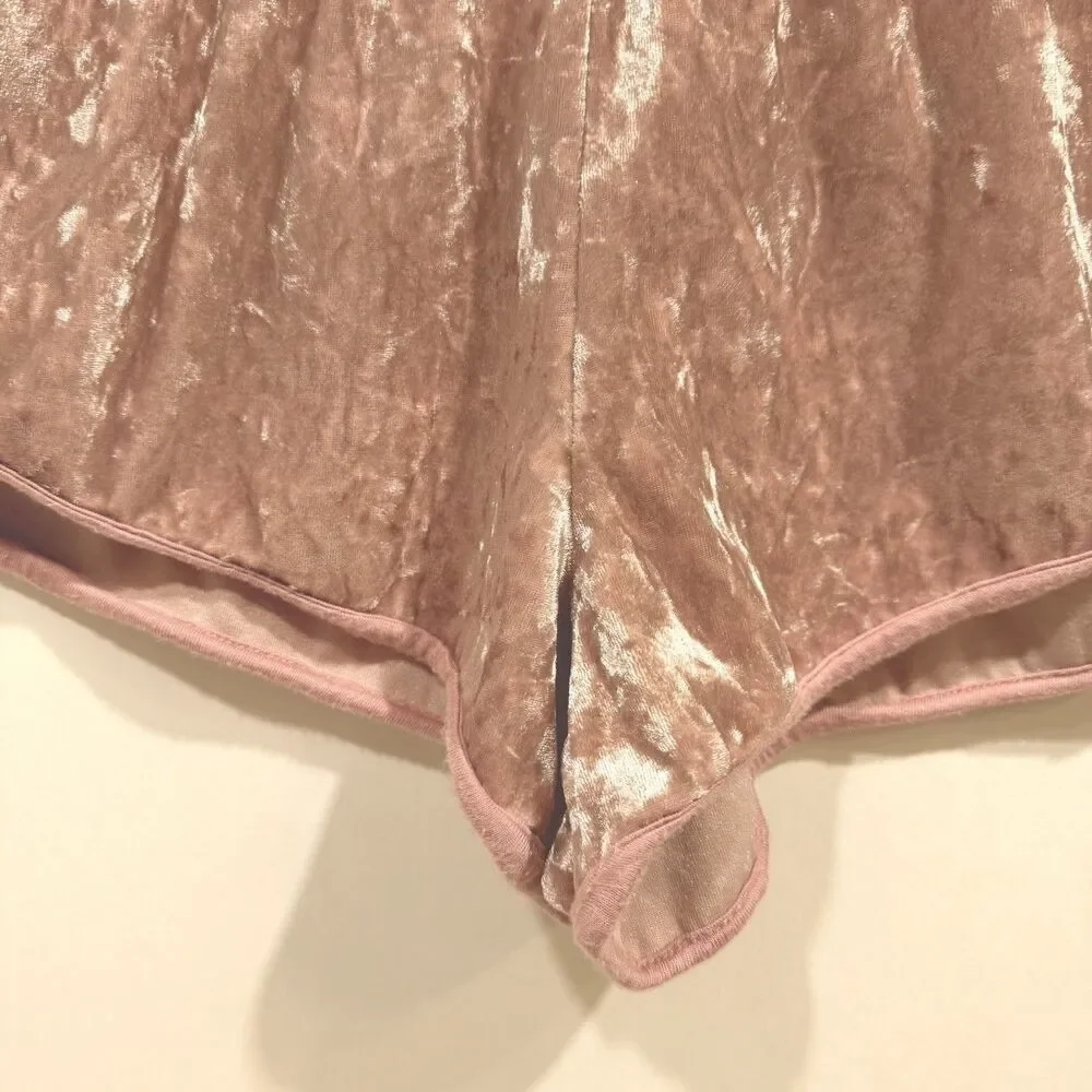 L.A. Hearts Women Velvet Shorts Size M champagne Color